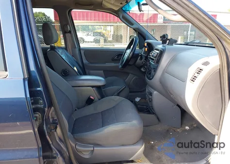 2002 Ford Escape Xlt from USA, damaged, VIN 1FMYU03132KB29493